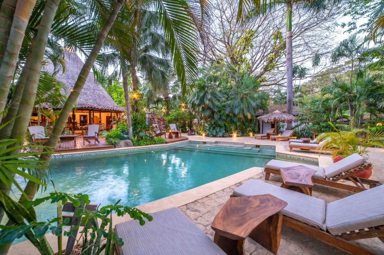 Hotel Pasatiempo Tamarindo Extérieur photo