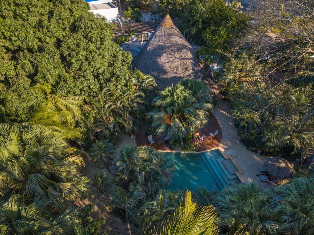 Hotel Pasatiempo Tamarindo Extérieur photo